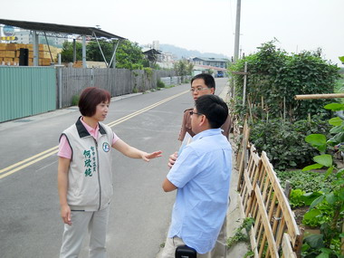 霧峰區乾溪兩側防汛道路夜間照明不足(圖)