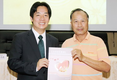 賴清德：推動社區關懷中心 提供更豐富照顧(圖)