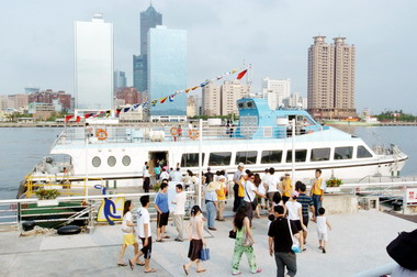 母親節觀光遊港輪4人同行1人免費(圖)