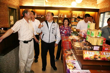 台中胡志強市長關心高接梨產業(圖)
