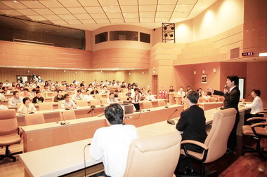 南市辦國際能源研討會實踐陽光公舍計劃(圖)