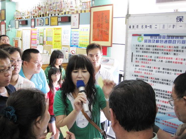 高雄關稅局辦保齡球賽暨旅客通關政令宣導(圖)