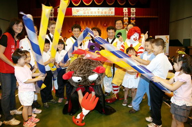 台中市府在力行國小宣導腸病毒(圖)