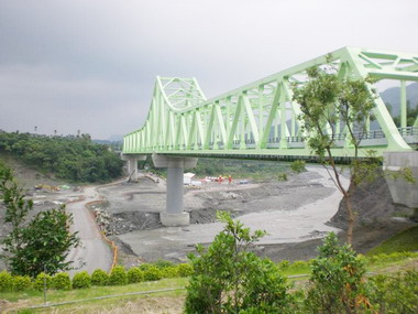 中鋼響應政府號召 重建新發大橋(圖)