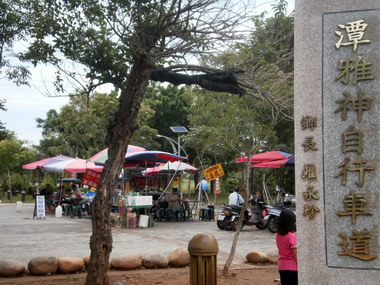 圖書館有冷氣  不少莘莘學子前往消暑(圖)