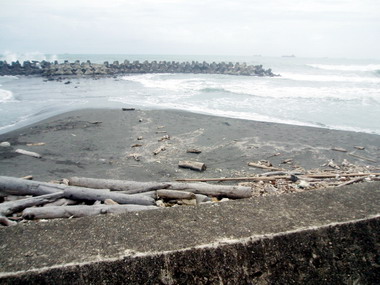 高雄遊憩民眾溺水海巡急馳搶救(圖)