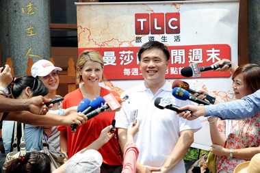 臺北市長導覽行天宮並行銷臺北特色(圖)