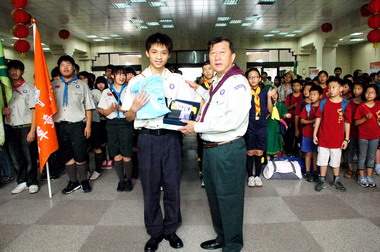 新竹縣長授旗與建國百年童軍大露營(圖)