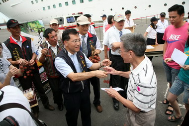 海洋神話號再訪台中  副市長熱情接待(圖)