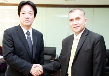 安平港直十月航 賴清德：慧眼識英雄(圖)