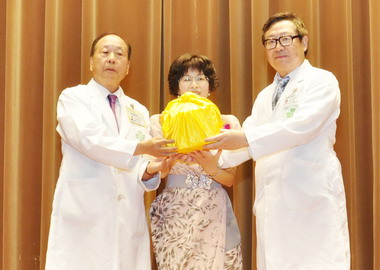台中童綜合醫院新任院長交接(圖)