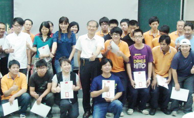 勞工局第1梯次職訓班結訓學員邁向職場(圖)