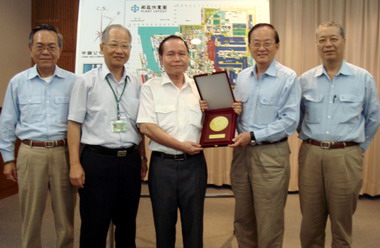 高雄關稅局參訪海關策略聯盟企業(圖)