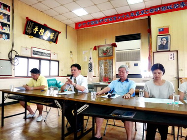 提昇廟埕小吃形象 竹市形象局長與業者溝通(圖)