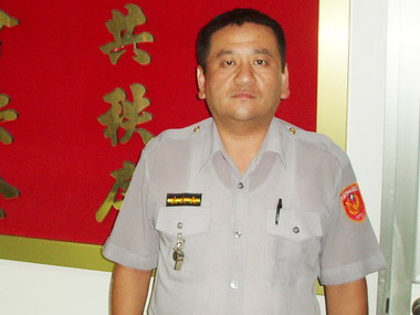 羅東民眾體力不濟昏厥路旁警協助就醫(圖)