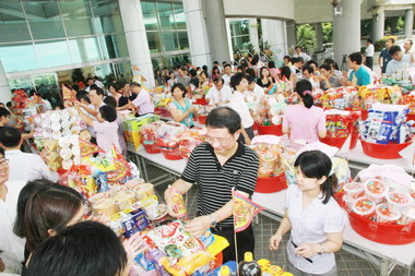 台南辦中元普渡(圖)