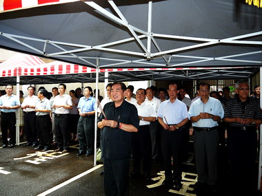 基隆市長率市府同仁普渡 祈求市運昌隆(圖)