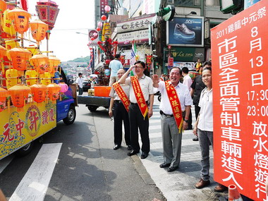 基隆辦迎斗燈遶境遊行(圖)