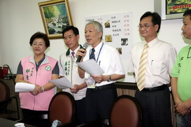 台中卡拉OK伴唱店業者抗議市府取締(圖)