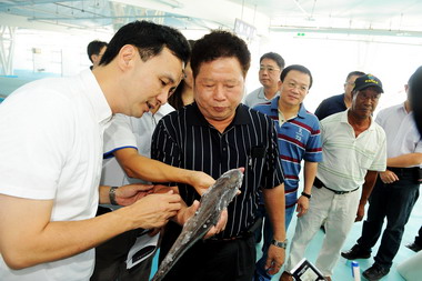 新北市長視察龜吼、富基二漁港工程進度(圖)