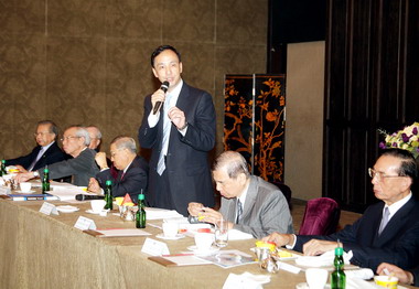 新北市創造核心優勢 市長鼓勵企業進駐(圖)