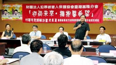 隆市長參加「迎向未來．擁抱馨希望」成果展(圖)