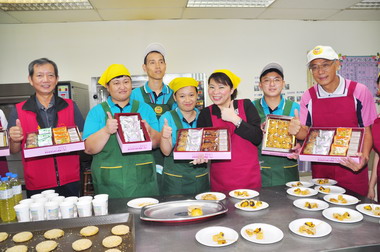 嘉市腦麻烘焙坊中秋月餅禮盒提供訂購(圖)