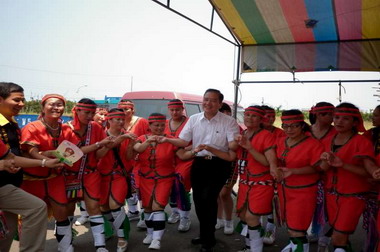 新竹巿原住民感恩豐年祭 熱鬧登場(圖)