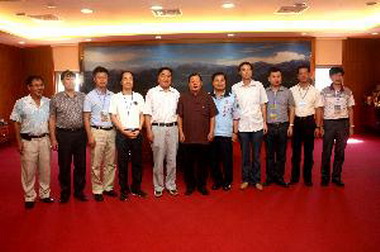 浙江東陽市木雕經貿團訪苗縣府 盼加強交流(圖)