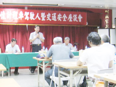 草屯警分局召開計程車座談會(圖)