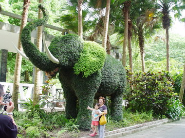 寰宇庭園大象綠雕移動物園 延續花博美麗(圖)