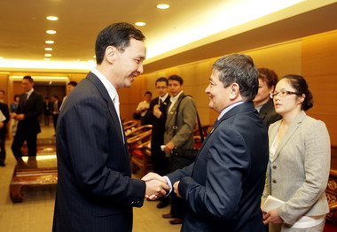 瓜國國家公民服務局長訪新北市政府(圖)