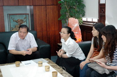 「學海築夢」實習計劃師生拜會新竹市長(圖)