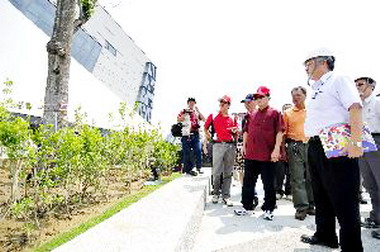 苗縣長勘查「苗北演藝廳」進度及美化工程(圖)