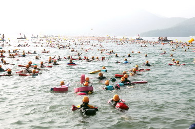 日月潭萬人橫泳後下游山泉水衛生民眾怕怕(圖)