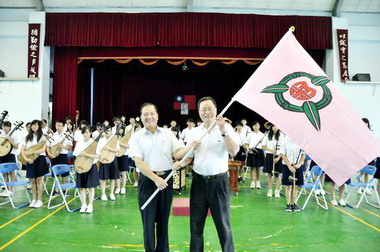 竹市長今為三民國中國樂團授旗(圖)