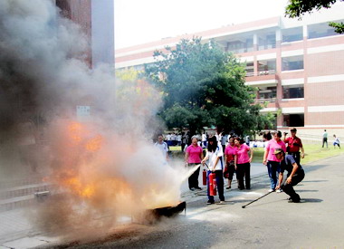 水里消防分隊舉辦消防體驗宣導活動(圖)