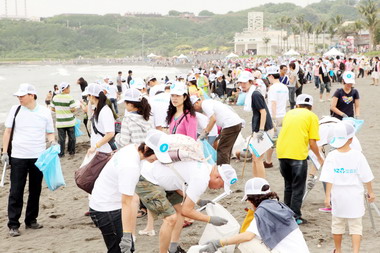 高雄辦淨灘護海洋撿拾615公斤垃圾(圖)
