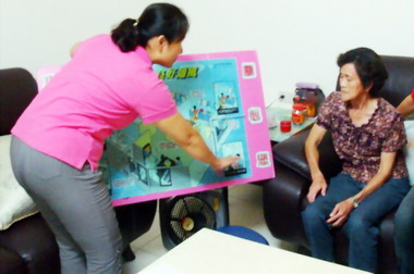 水里婦女防火宣導隊 走進住戶宣導(圖)