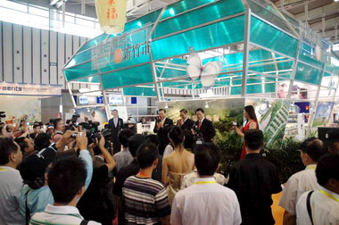 許明財主持南京名品展世博台灣館展場開幕(圖)