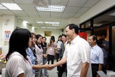 明年公所經費增五成 朱立倫盼做好區政(圖)