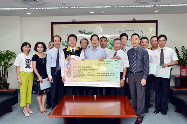 營建剩餘土石方資源處理會捐助營養午餐(圖)