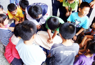 水里永興國小辦自衛編組訓練暨消防體驗(圖)