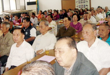 竹山社寮老人會辦慶生會(圖)