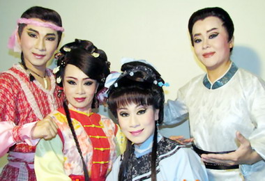 明珠歌劇團竹山演出萬丹山傳奇(圖)