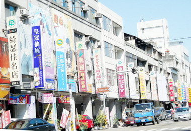 霧峰實施廣告招牌規格化持續17年仍不變(圖)