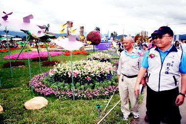 台中國際花毯節暨新社花海開幕(圖)
