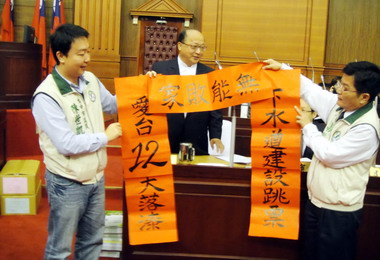 楊典忠痛批把海線地區當三等市民(圖)