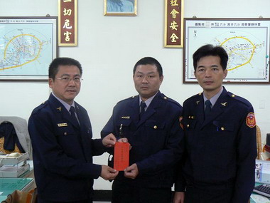 員警主動積極查獲機車竊案穫分局長表揚(圖)