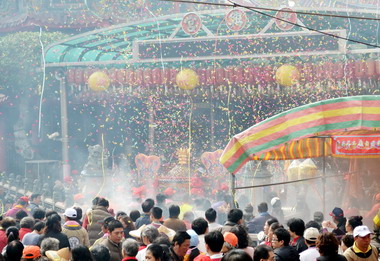 台中紫羅蘭翡翠媽祖繞境(圖)